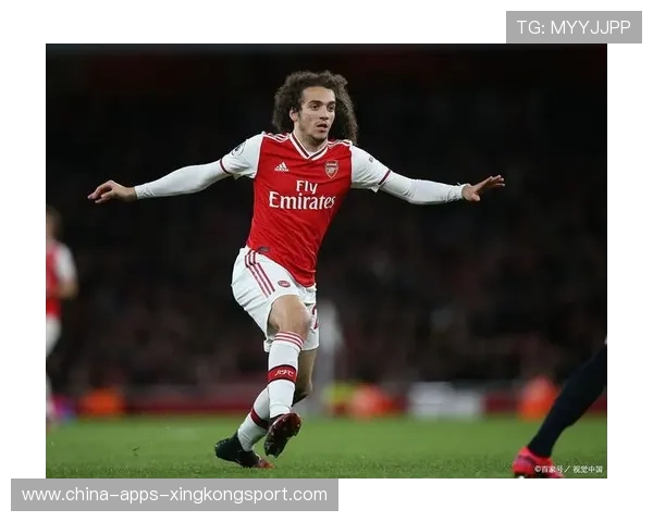 阿森纳侧翼传中找准前点头球决断成关键 阿森纳侧翼传中找准前点头球决断成关键