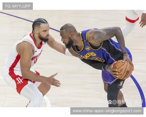 球队在比赛中体现出强烈的团队防守意识，球赛队伍