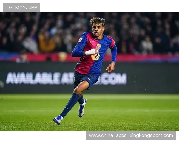 巴萨青训风格再现,亚马尔连续小范围配合惊艳全场