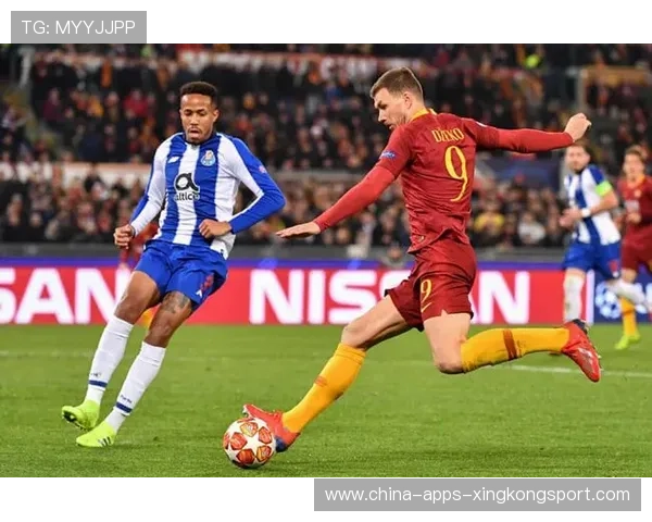 波尔图阿布巴卡禁区连续假动作后推射建功：顶级球员的华丽演绎